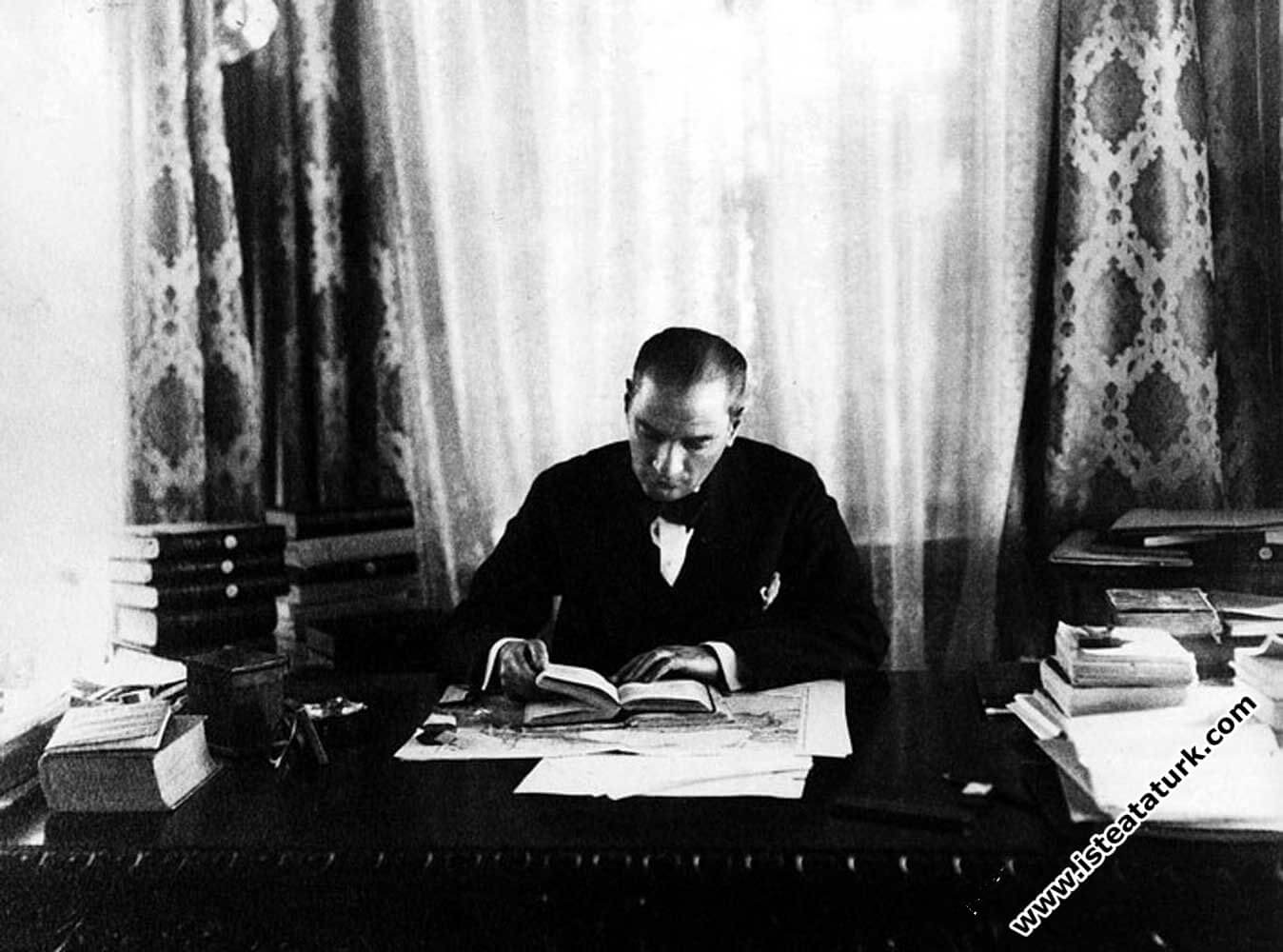 Edebî Bir Dahi... Mustafa Kemal Atatürk